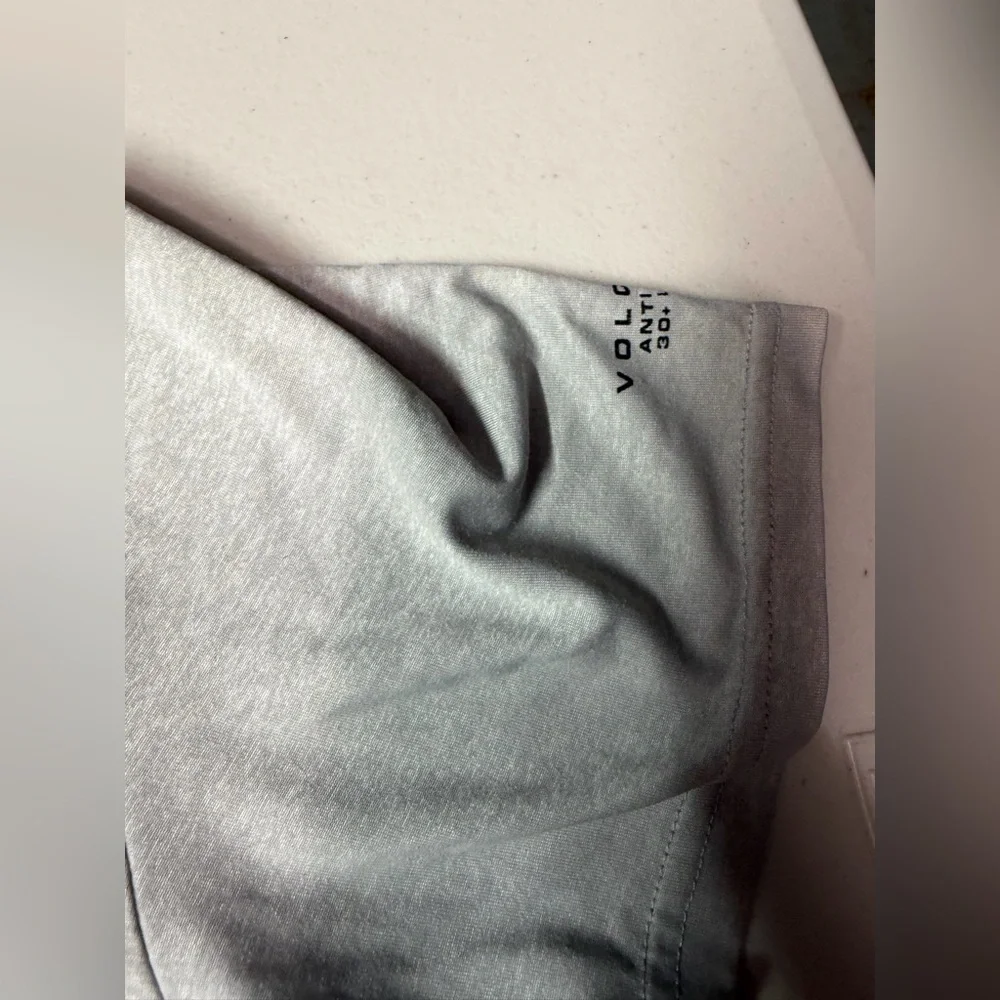 Volcom Rashguard - Picture 3 of 4